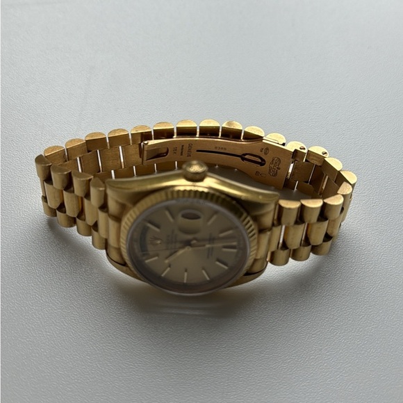 Rolex Gold Oyster Perpetual Watch - Picture 5 of 8